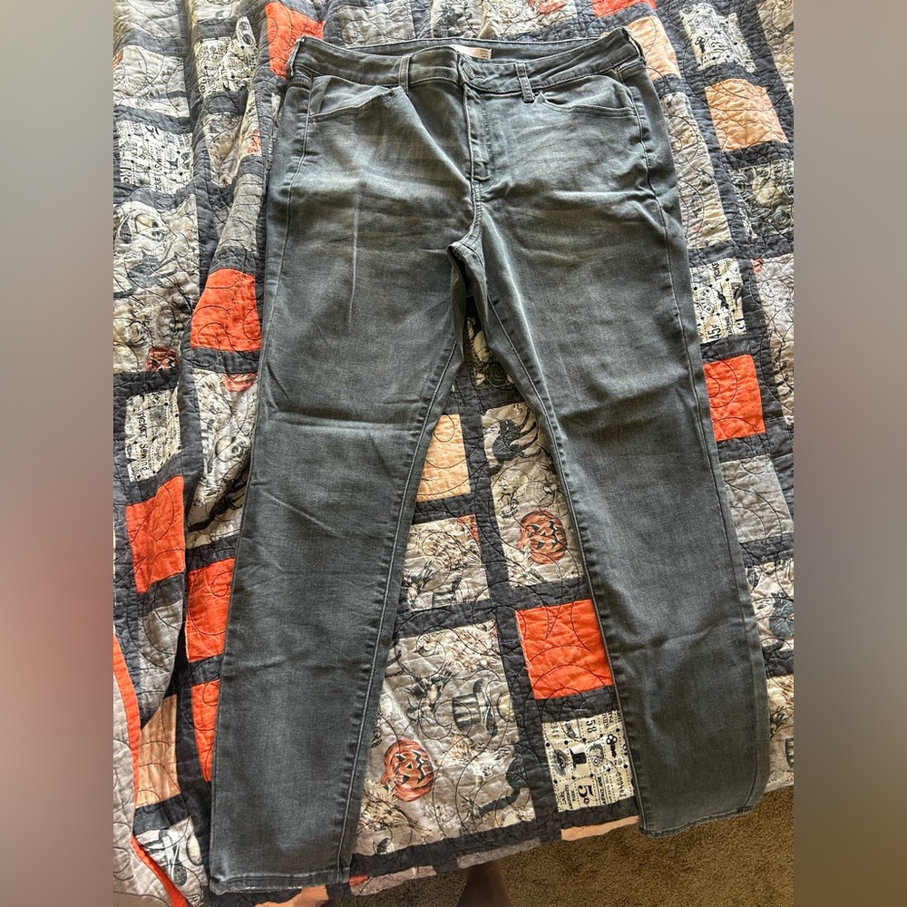 SO Women's Gray Low Rise Jeggings